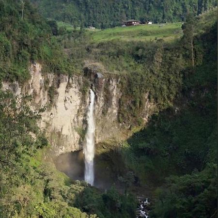 Hostal La Laguna Villamaría エクステリア 写真