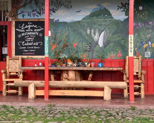 Hostal La Laguna Villamaría エクステリア 写真