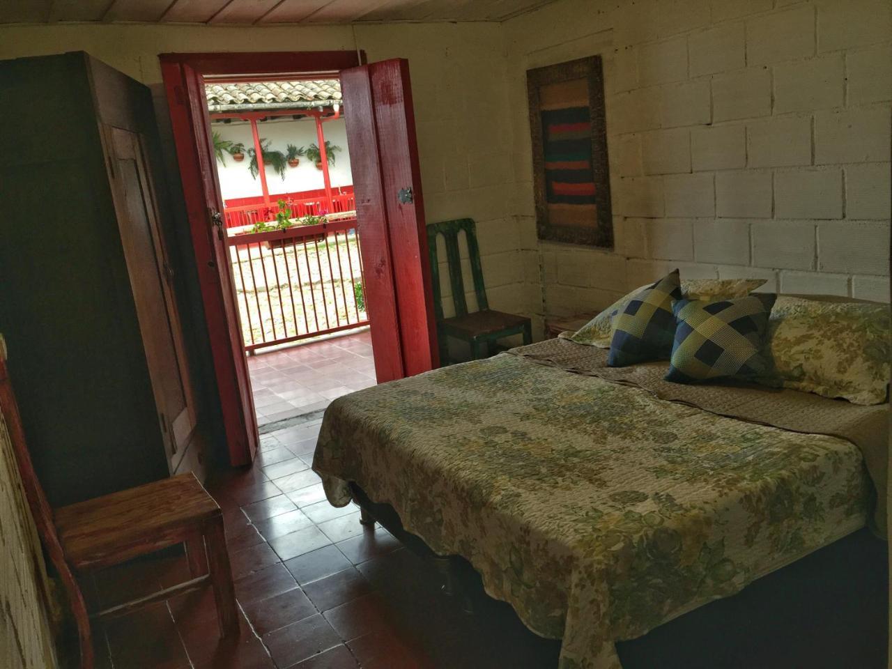 Hostal La Laguna Villamaría エクステリア 写真
