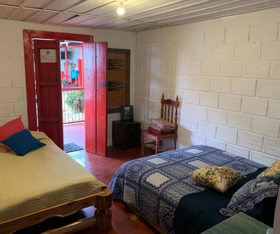 Hostal La Laguna Villamaría エクステリア 写真